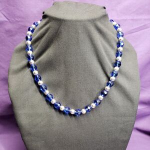 Brilliant Blue Faceted Glass And Shiny Smooth Silver Tone Metal Beaded Necklace